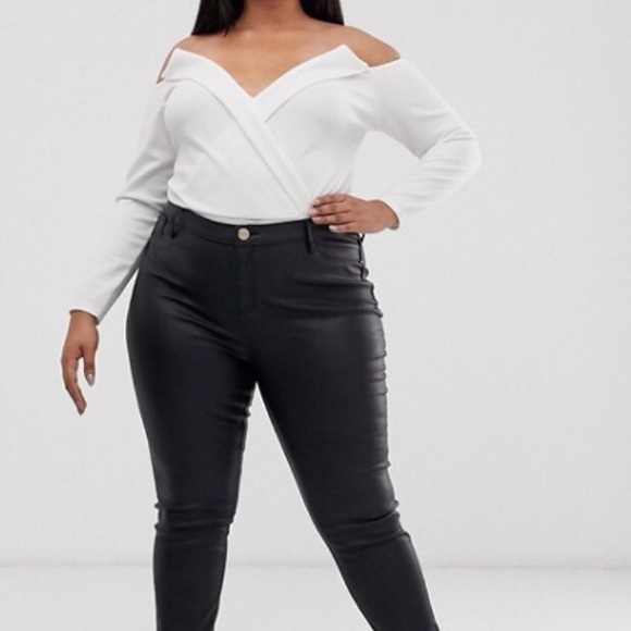 boohoo plus wrap bodysuit - Picture 2 of 2